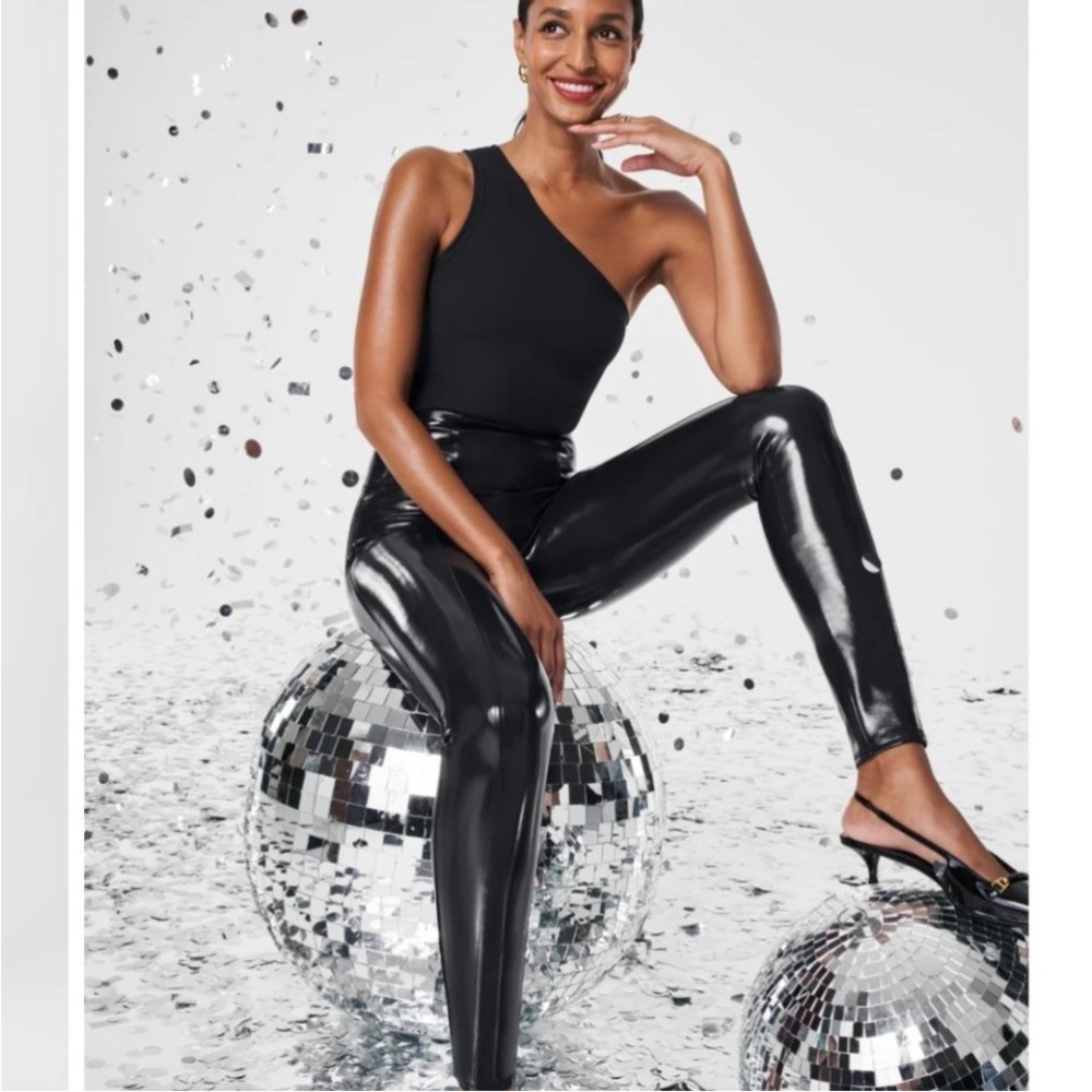 NWOT SPANX Faux Patent Leather Leggings in Classic Black L casual $148 winter